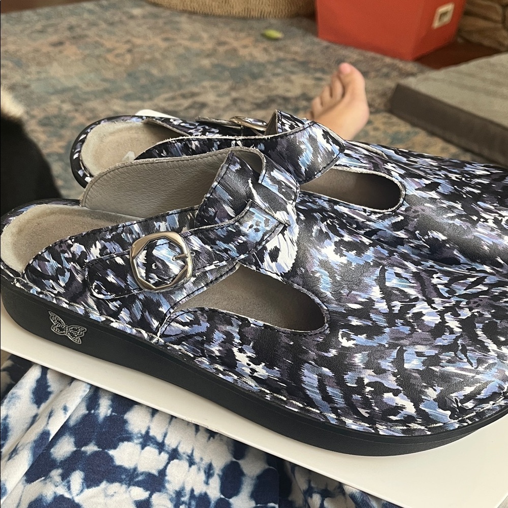 Alegria Multicolor Patterned Clogs - image 3